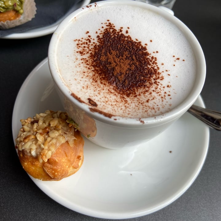 photo of Efrem - Caffetteria, Pasticceria, Cucina Pasticcino Alla Nocciola shared by @johrgia on  14 Nov 2021 - review