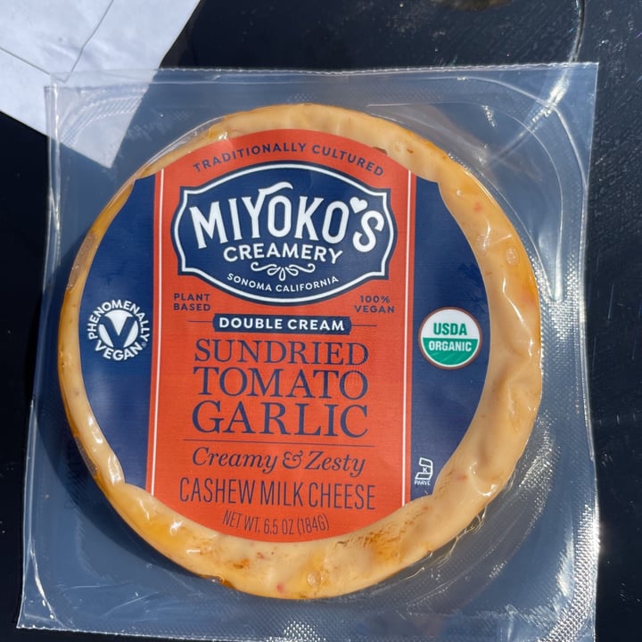 photo of Miyoko's Creamery Double Cream Sundried Tomato Garlic Cashew Milk Cheese shared by @camila02 on  13 Mar 2021 - review