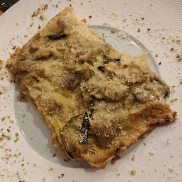 Photo of the dish “Lasagne ai Carciofi E Crema Di Basilico E Besciamella ai Pistacchi”