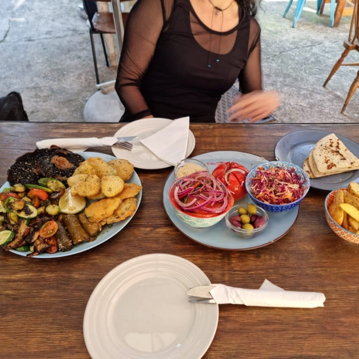 photo of Soul Souvlaki Bedfordview Vegan Platter For 2 shared by @mireillelenferna on  06 May 2022 - review