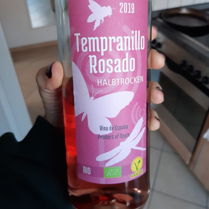 review photo of Natur Gut Tempranillo Rosado shared by @aelfchen on 02 May 2020 - review