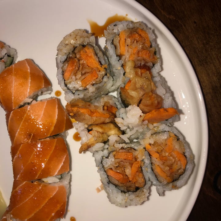 photo of Tenon Vegan Sushi Sweet Yam Tempura Roll shared by @tiascaz on  08 Apr 2022 - review