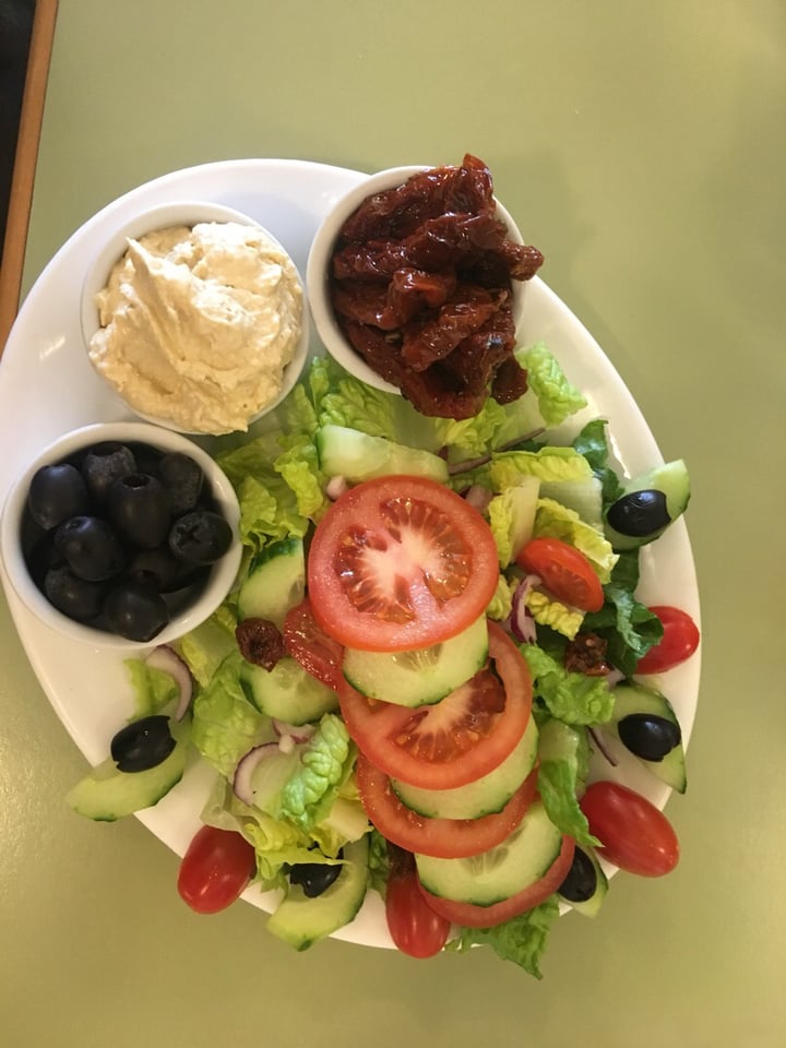 review photo of Musicker Mixed Platter shared by @veganpeacenik on 05 Apr 2019 - review