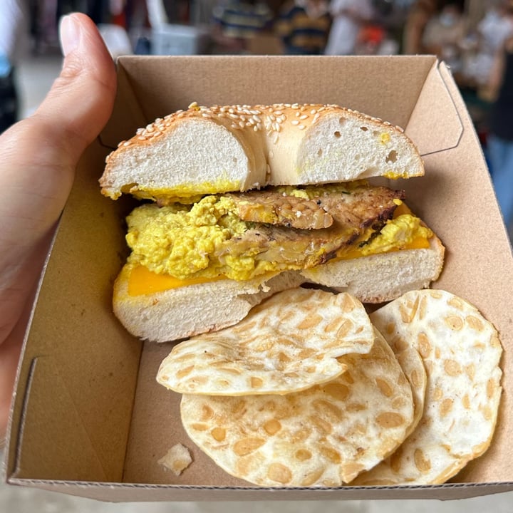 photo of ahimsa cafe Vegan Egg Bacon And Cheese Bagel shared by @mrdonut on  13 Nov 2022 - review