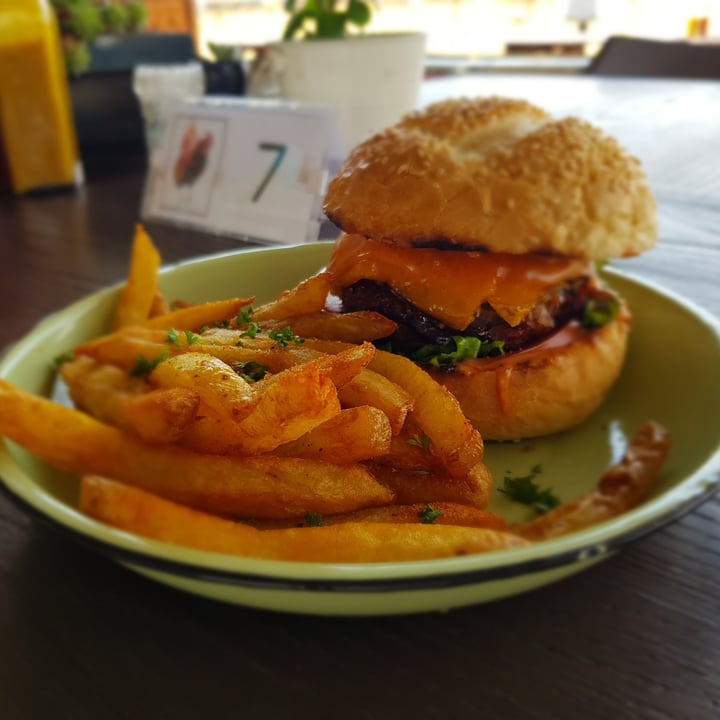review photo of Asher's Corner Cafe @ Ashers Farm Sanctuary Beyond Burger shared by @tarrynnaidu on 04 Sep 2021 - review