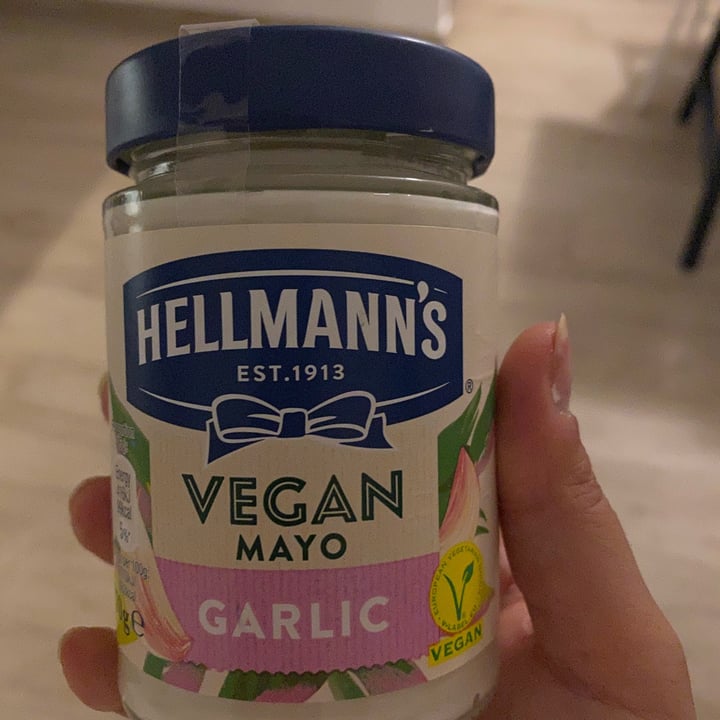 photo of Hellmann’s Hellmann’s vegan garlic mayo shared by @danielallocco on  13 Oct 2022 - review