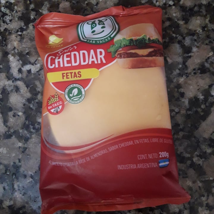photo of Felices Las Vacas Queso Cheddar en Fetas shared by @yaam on  10 Jul 2022 - review
