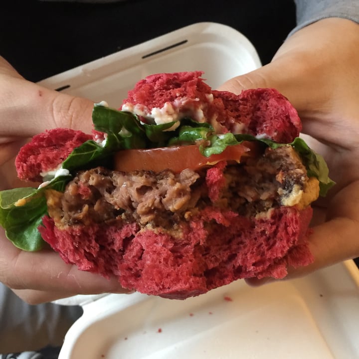 review photo of Naked Bakery Pink Beyond burger shared by @abi666 on 10 Jan 2021 - review