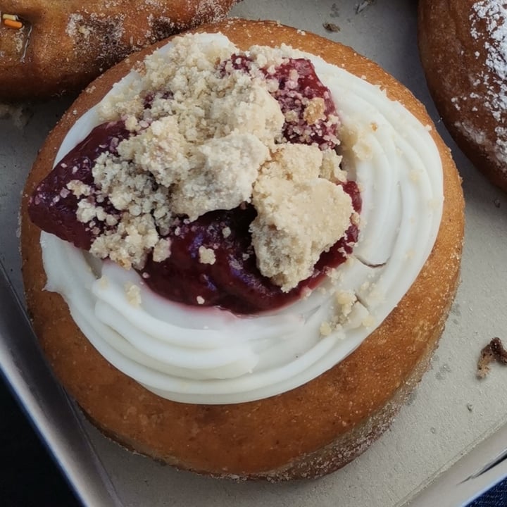 photo of Grumpy & Runt | Little Deli & Donuts Strawberry crumble shared by @ziyaadsolo on  21 Jul 2021 - review