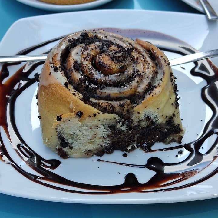 photo of Freedom Cakes Cinnamon Roll Oreo shared by @araisa on  07 Dec 2021 - review