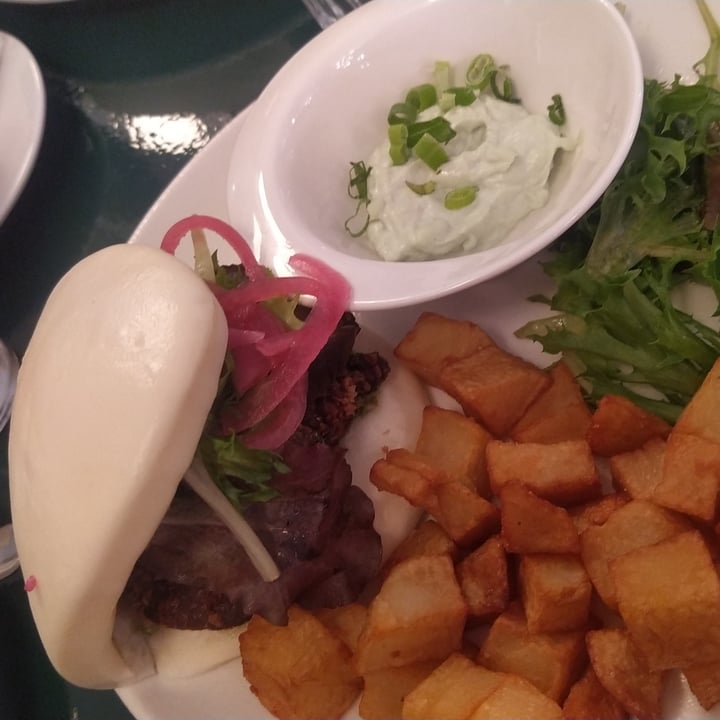 review photo of brEAThe Restaurant Gua Bao shared by @ellenc on 07 Sep 2022 - review
