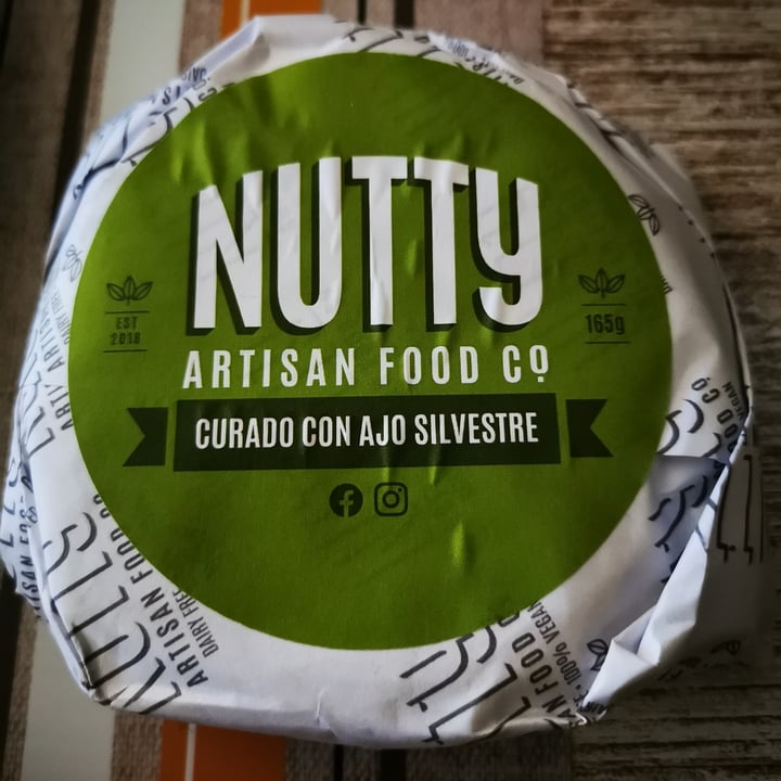 photo of Nutty Artisan Foods curado con ajo silvestre shared by @anascully on  11 Aug 2021 - review
