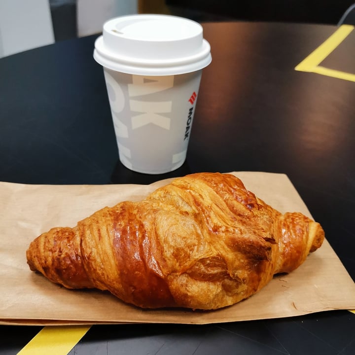 photo of Delizie Siciliane Vegan Plain Croissant shared by @lukasser on  13 Oct 2020 - review