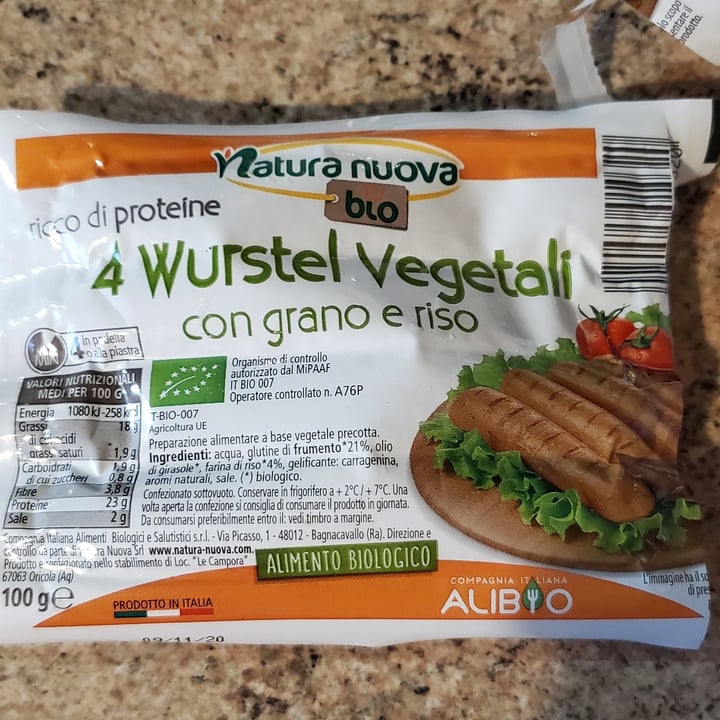 photo of Natura Nuova Wurstel vegetali grano e riso shared by @lucamichieli on  03 Sep 2021 - review