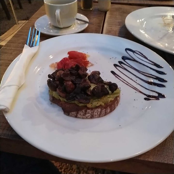 photo of Importers Coffee Mushroom toast shared by @richardsletcher on  17 Aug 2021 - review