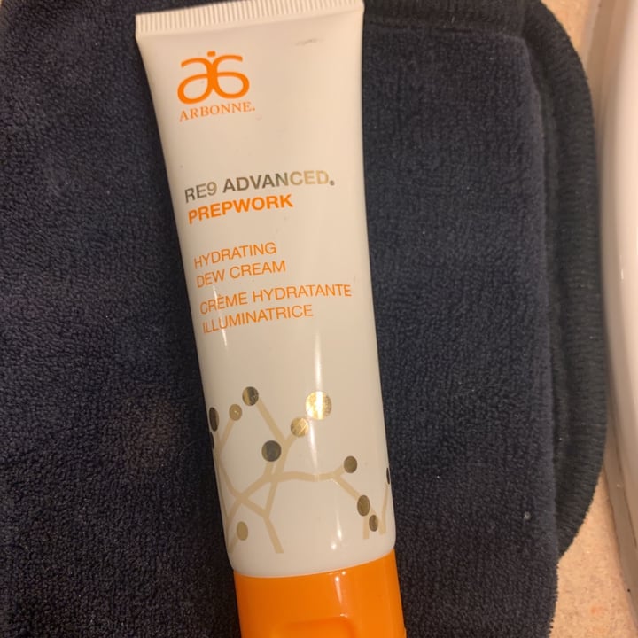 photo of Arbonne Hydrating dew cream shared by @tayloramatuzzo on  30 Dec 2020 - review