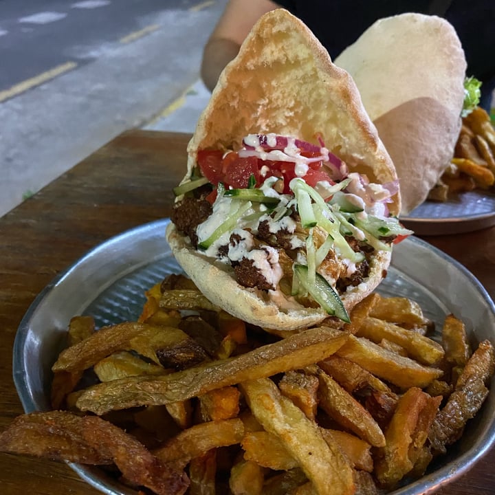 review photo of Benaim. La Falafería Shawarma de coliflor shared by @unaensalada on 06 Nov 2021 - review