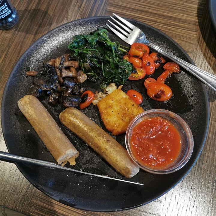 photo of Mugg & Bean Vegan Fry Up shared by @moheni129 on  24 Oct 2021 - review