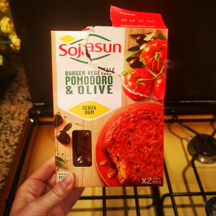 review photo of Sojasun Burger Vegetale Pomodoro & Olive shared by @elisabelotti on 14 Mar 2022 - review