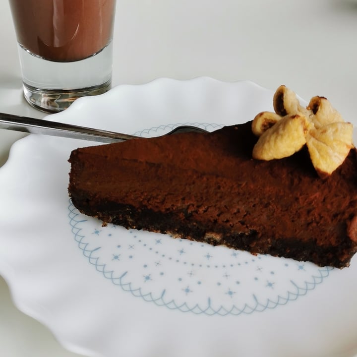 photo of Caffetteria Vegan raw chocolate cake shared by @soniaav on  20 Apr 2022 - review