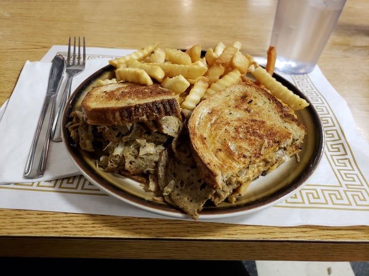 photo of Amy's Place Reuben Sandwich shared by @sargentmags1 on  06 Dec 2019 - review