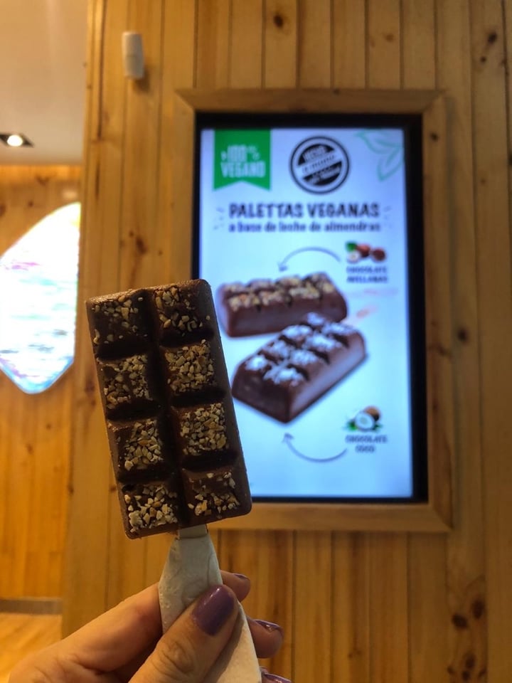 review photo of Palettas Paletta de Helado De Chocolate A Base De Leche De Avellana shared by @trinicorvalan on 18 Jan 2020 - review