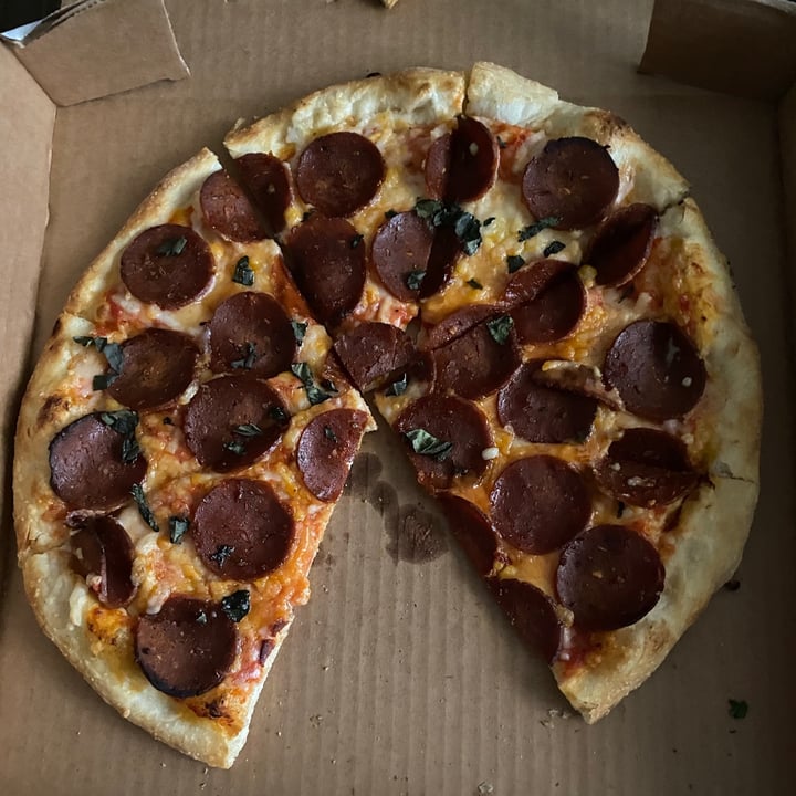 photo of Neon Tiger Pepperoni pizza shared by @easyonle on  13 Sep 2020 - review