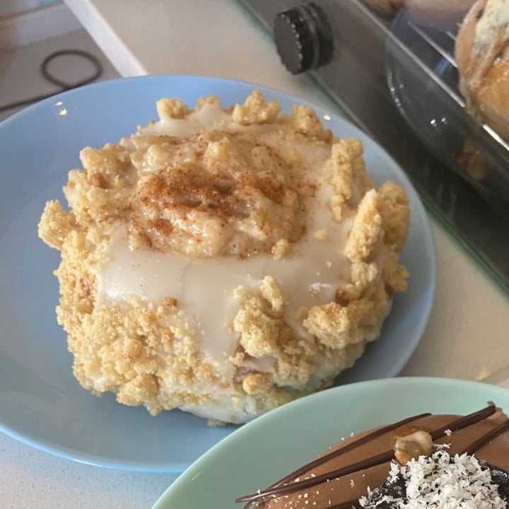 review photo of Grumpy & Runt | Little Deli & Donuts Apple Crumble Donut shared by @semacleod on 08 Mar 2022 - review