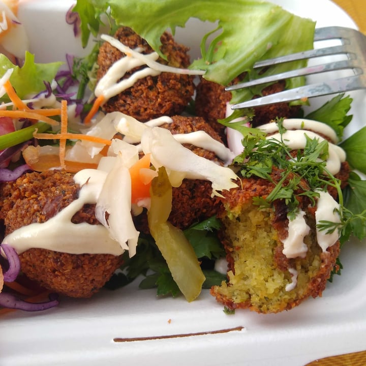 photo of Confiture Harmonie Et Gourmets falafel con ensalada shared by @muel on  08 May 2022 - review