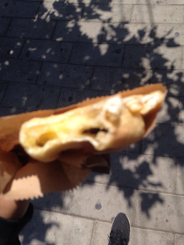 photo of Emporio Clafira Empanada Queso Champiñón shared by @brvjave on  02 Mar 2020 - review
