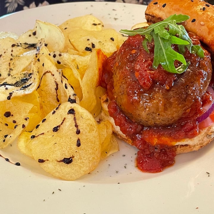 photo of Basic Bistro Napoli Burger shared by @thehumblechickpea on  14 Apr 2022 - review