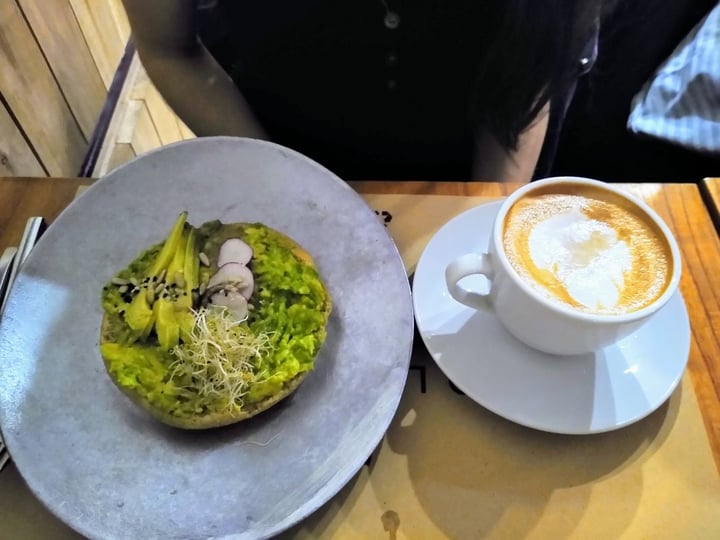 photo of OL'DAYS Coffee and Deli Tostada con guacamole shared by @ecapli on  12 Oct 2019 - review
