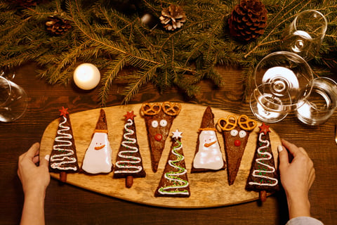 11 Easy Christmas Desserts Anyone Can Make!