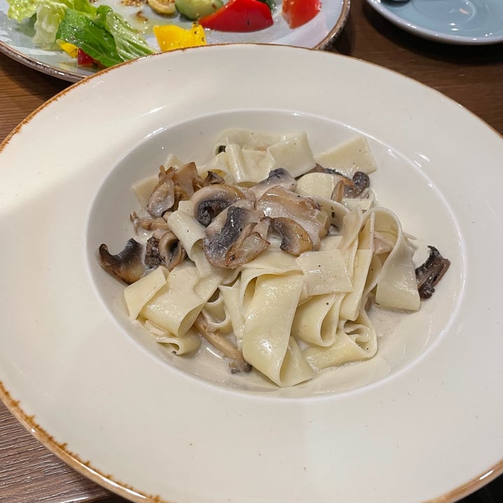 review photo of Coffee Matters Creamy Mushroom Pasta (veganised) shared by @madvegbabe on 16 Feb 2022 - review