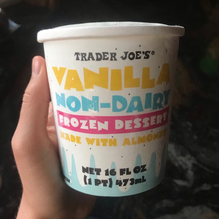 photo of Trader Joe's Vanilla Non-Dairy Frozen Dessert Made with Almond shared by @crisell on  27 Sep 2020 - review