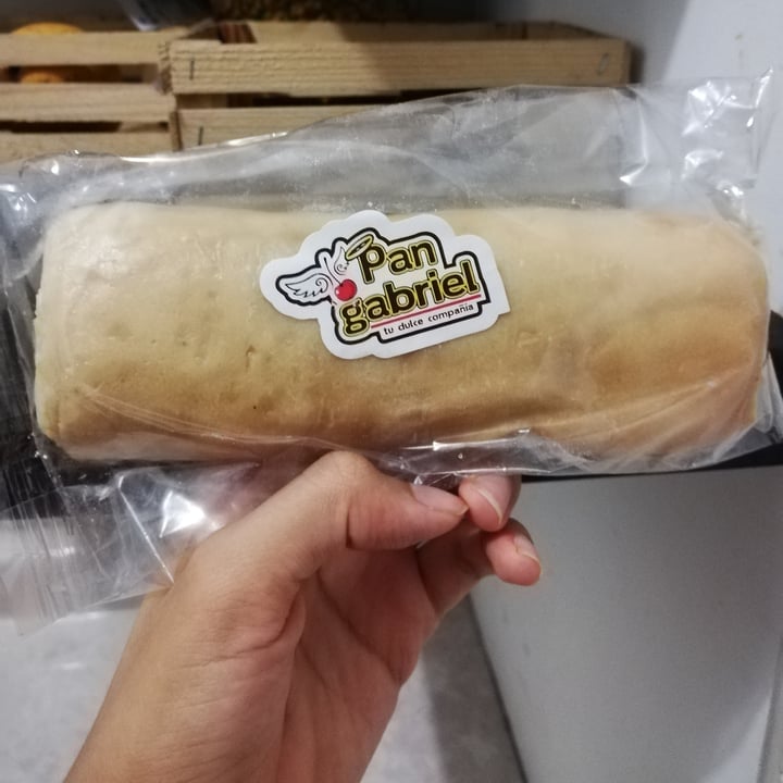 review photo of Pan Gabriel Relleno de crema pastelera shared by @karenmf95 on 01 Aug 2020 - review