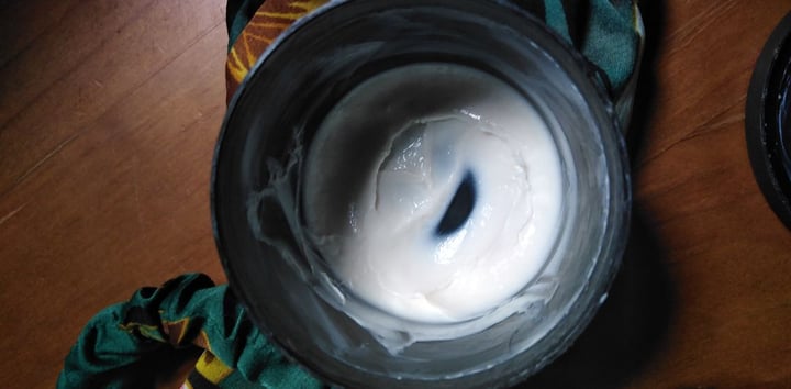 review photo of The Body Shop Dirty Gel De Fijación shared by @karinapuvogel on 28 Feb 2020 - review