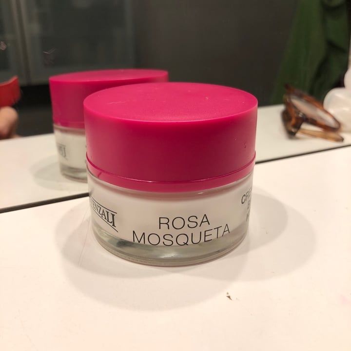 photo of I Provenzali Crema Viso 24 H Rosa Mosqueta shared by @kalipaola on  13 Mar 2020 - review