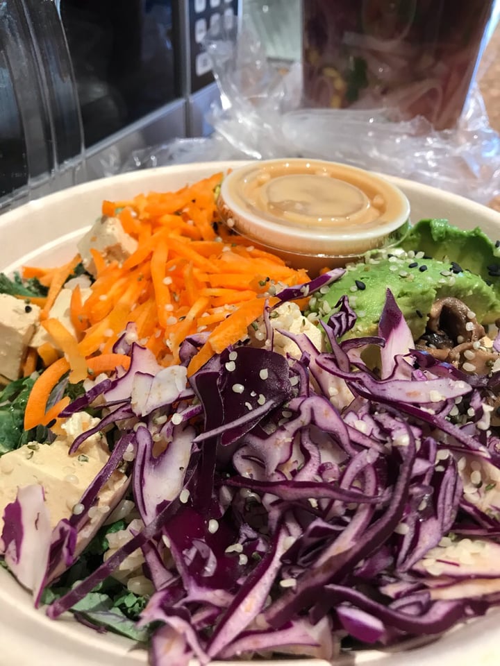 photo of Freshii Umamii Salad shared by @jayvegan88 on  20 Apr 2019 - review