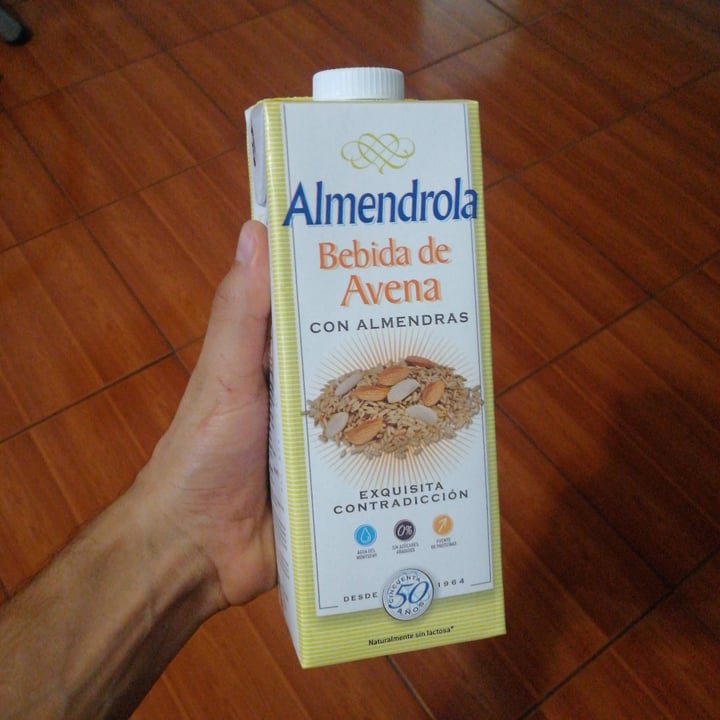 photo of Almendrola Bebida de avena con almendras shared by @emmabike on  07 Mar 2021 - review