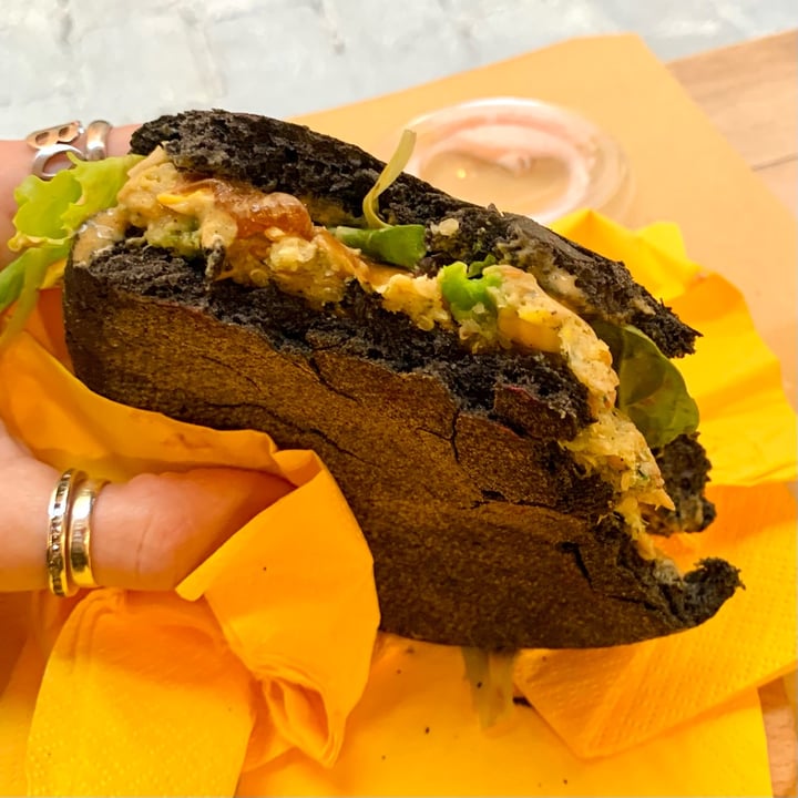 photo of Nectare via Fossalta Burger Quinoa e zucchine + Pane al Carbone shared by @gingersaint on  28 Nov 2022 - review