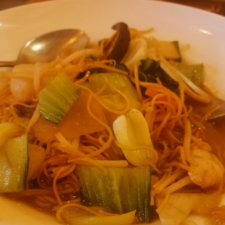 review photo of Vegebowl Paris noodles with vegetables and "Meat" shared by @giuliazagni on 30 May 2022 - review