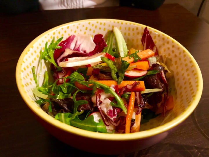 photo of La Monella Kleiner gemischter Salat (small mixed salad) shared by @battleangeltommy on  19 Mar 2019 - review