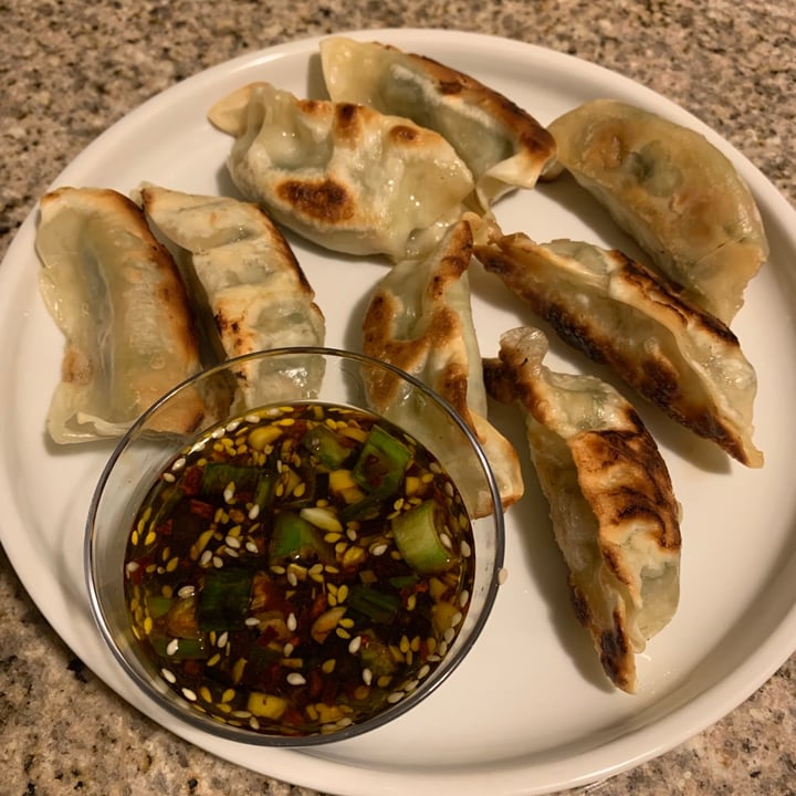 photo of Trader Joe's Thai Vegetable Gyoza shared by @raachoh on  26 Aug 2021 - review