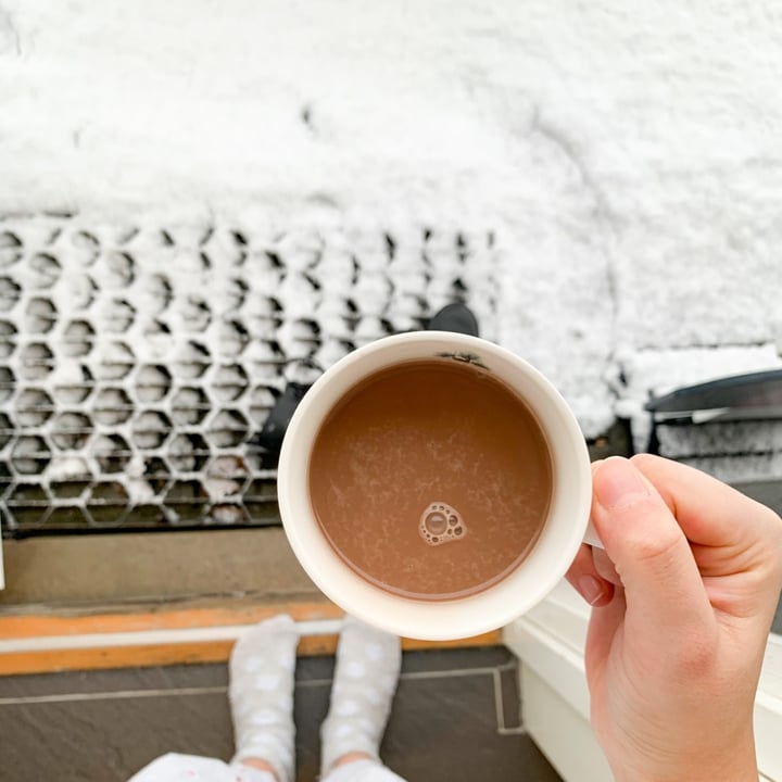 review photo of Oatly Oat Milk Chocolate shared by @sabrinalongo on 29 Mar 2022 - review