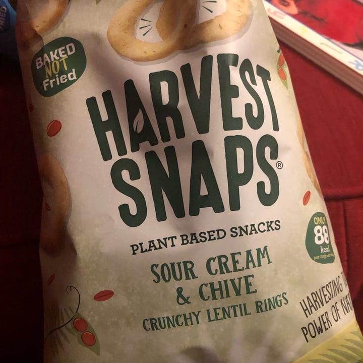 photo of Calbee Harvest snaps sour cream and chive crunchy lentil rings shared by @cloudnineberry on  11 Jan 2022 - review