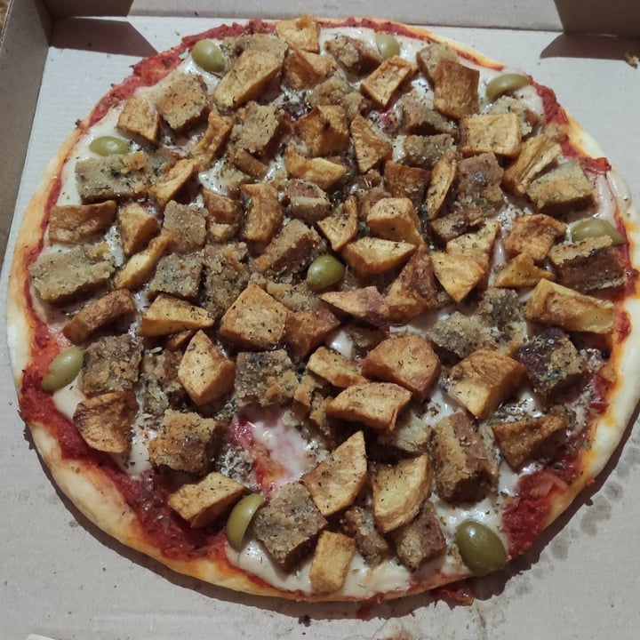 photo of Rico y Suave Pizza Con Papas Fritas Y Milanesas shared by @vegantoine on  05 Jun 2021 - review