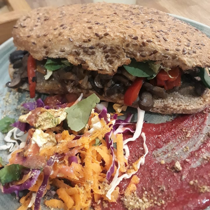 photo of Chimi Deli Cocina Natural Sándwich de hongos y vegetales shared by @iaragonzalezz on  10 Apr 2021 - review
