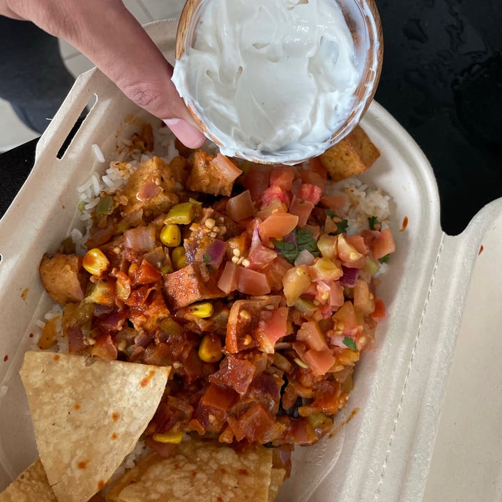 review photo of Guzman y Gomez Vegan Burrito Bowl With Tofu Ranchero shared by @dazri on 29 May 2021 - review