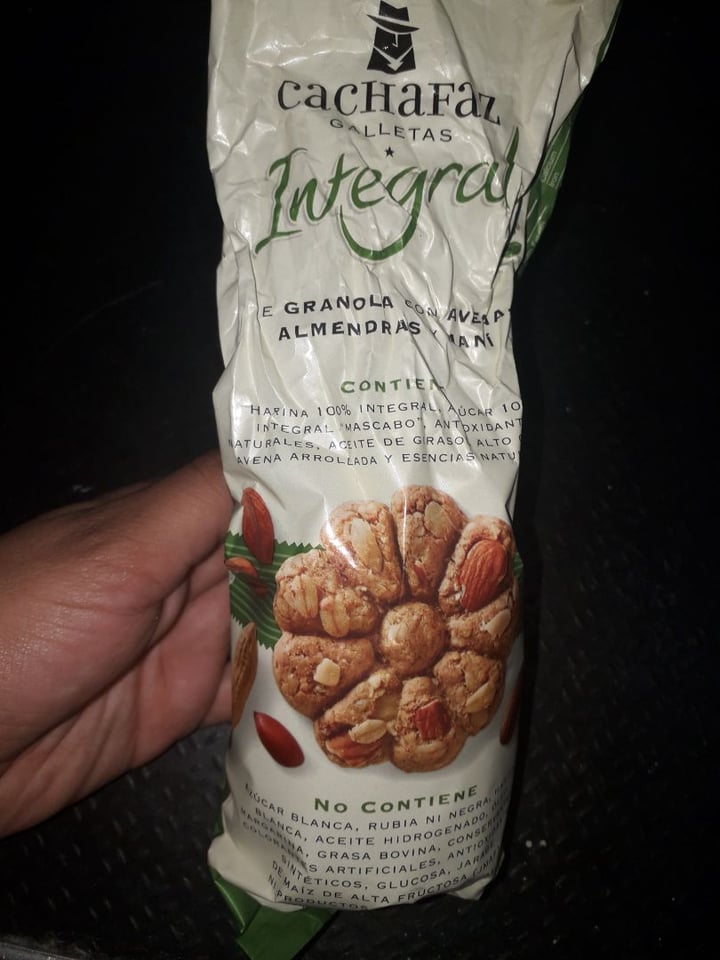 photo of Cachafaz Galletas Integral de Granola con Avena, Almendra y Mani shared by @rominaduarte1705 on  07 Dec 2019 - review